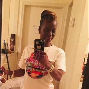 Meet your Posher, Joy